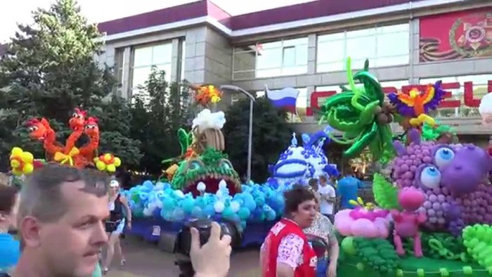 Курортный сезон в Геленджике открывается фестивалем шаров и традиционным карнавалом