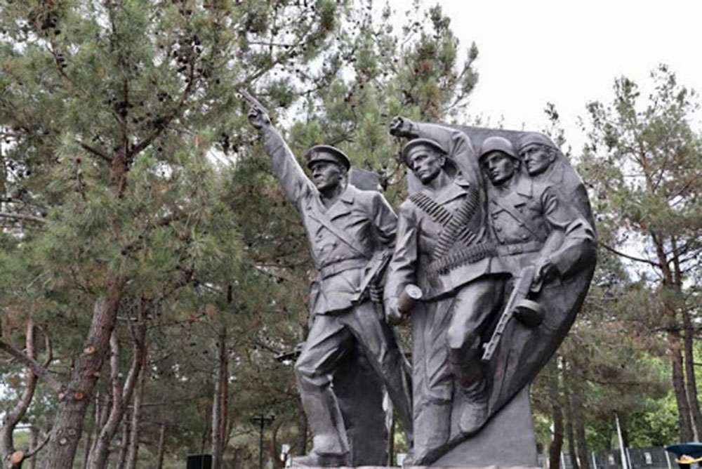 В Геленджике открыли памятник куниковцам 